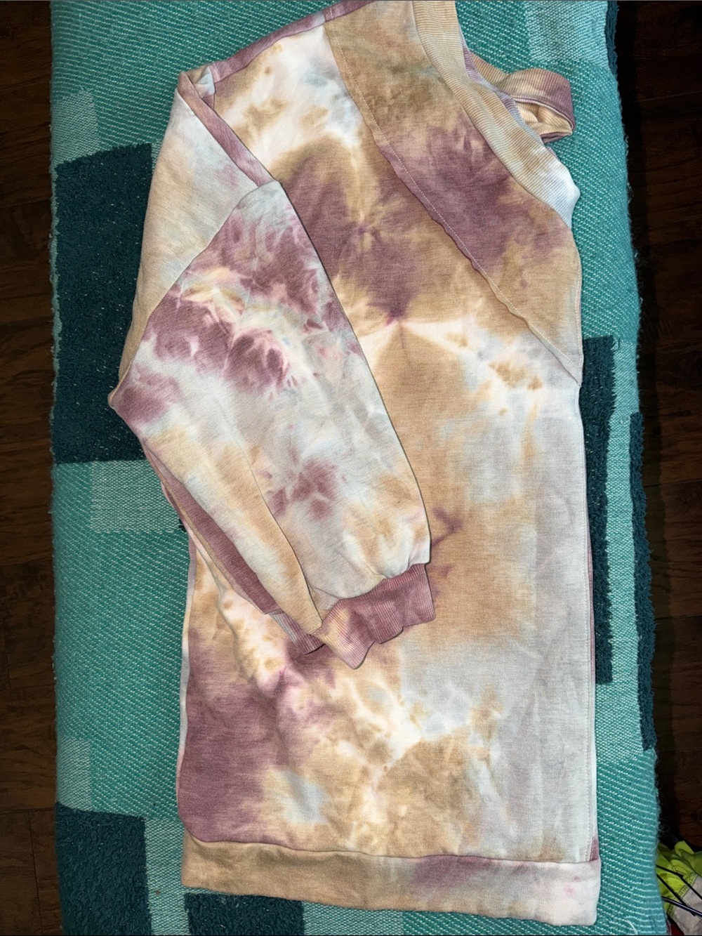 Woman’s oversized Tie-Dye Crewneck Sweatshirt - Pink & Tan